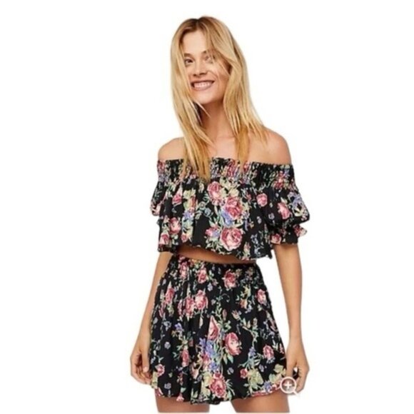 NWT FREE PEOPLE black floral off shoulder top - Picture 1 of 10